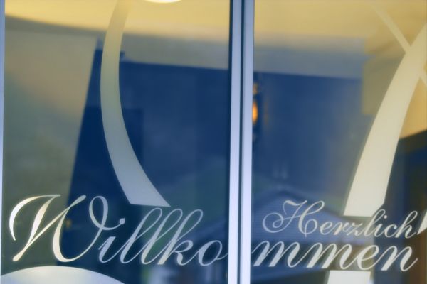Apart - Hotel Garni Strasser (Zell am Ziller)